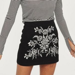 NWOT Topshop embroidered black denim skirt